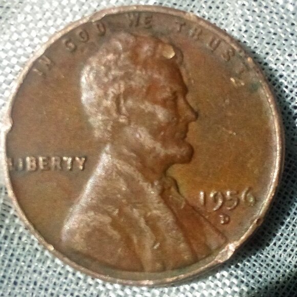 RARE - 1956 D - Error - Lincoln Wheat Penny-  “L” and "T" error - Reddish color - Picture 5 of 5